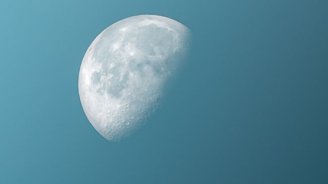 a closer image of a blue colour moon