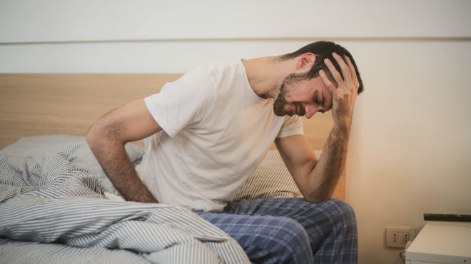 man dreams about his jaw locking when woke up